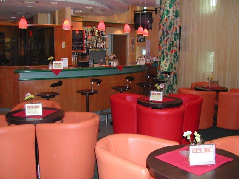 ไอบิส ลินซ์ ซิตี้ Hotel ภายนอก รูปภาพ