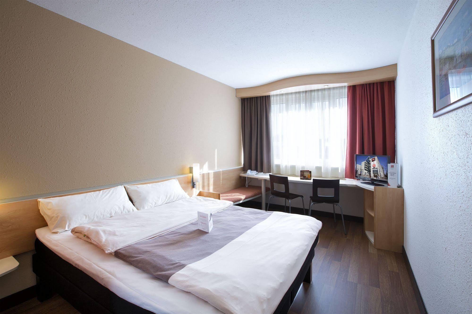 ไอบิส ลินซ์ ซิตี้ Hotel ภายนอก รูปภาพ